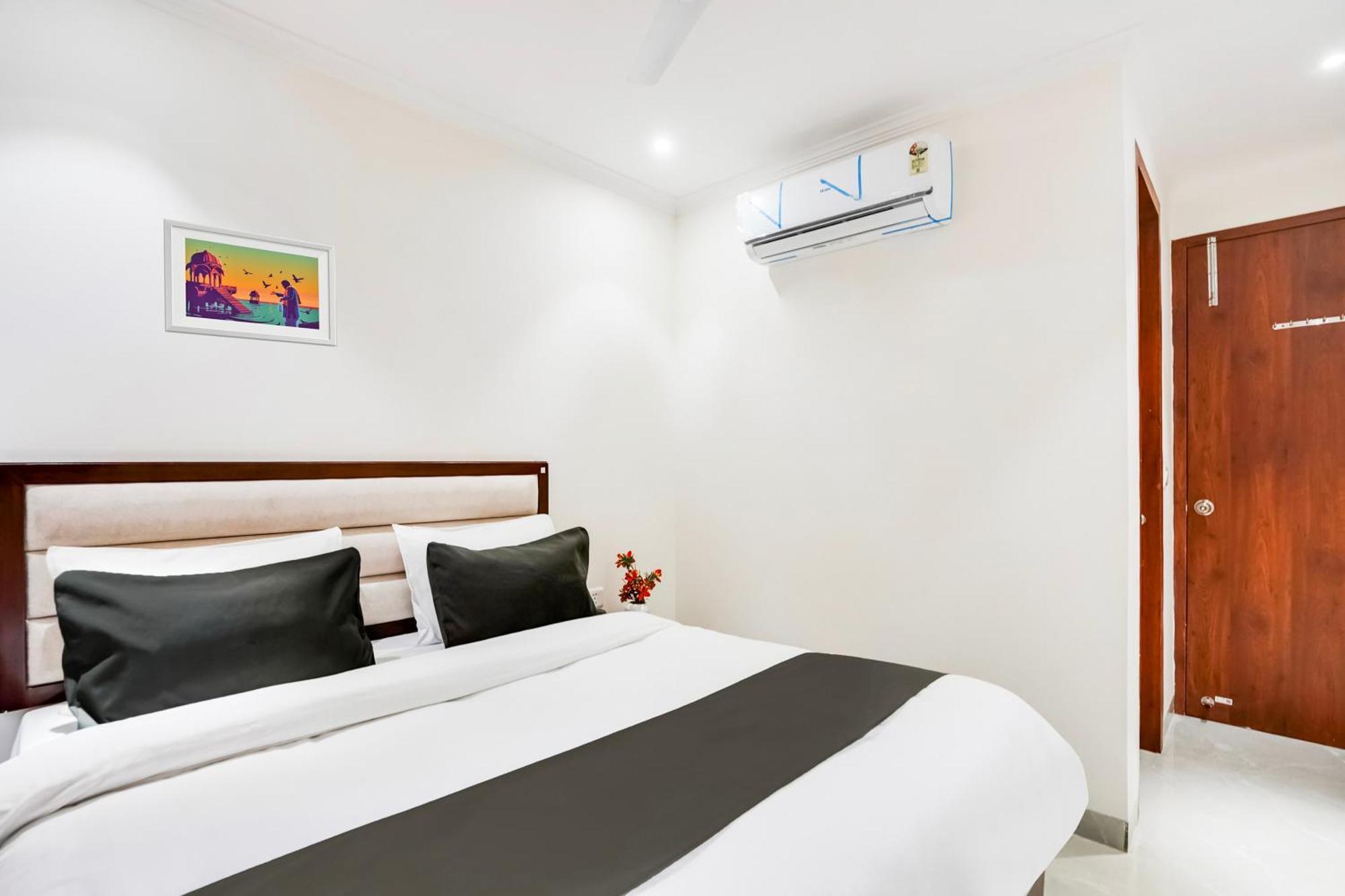 Hotel O Ivory