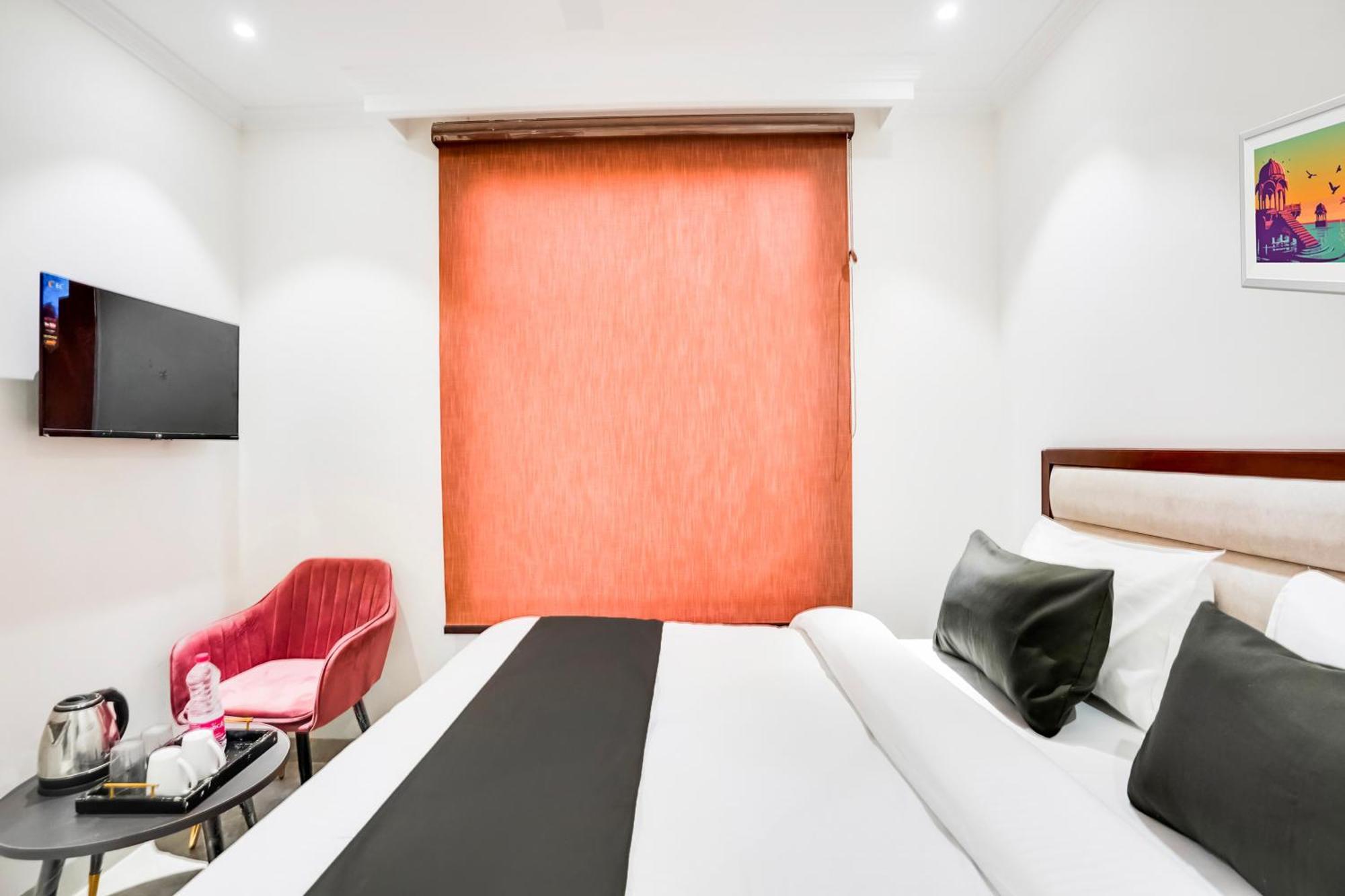 O Ivory Hotel 3*