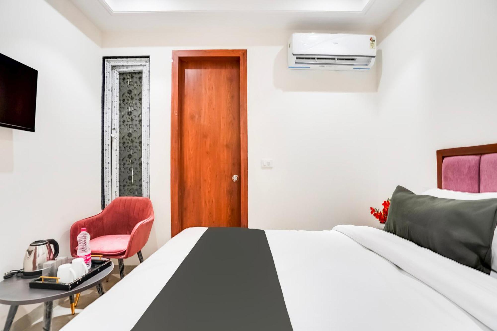 Hotel O Ivory